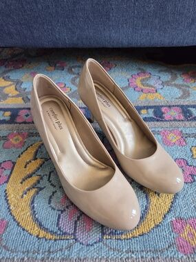comfort plus by Predictions Nude Patent Round-Toe Pumps